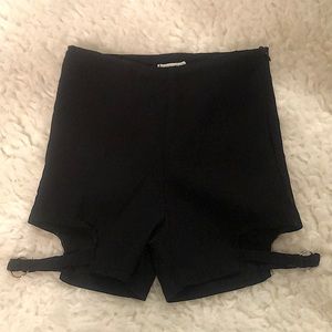 Black shorts with cutout!